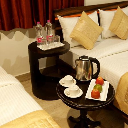 Hotel Classic Plaza At Delhi Airport Nova Deli Exterior foto