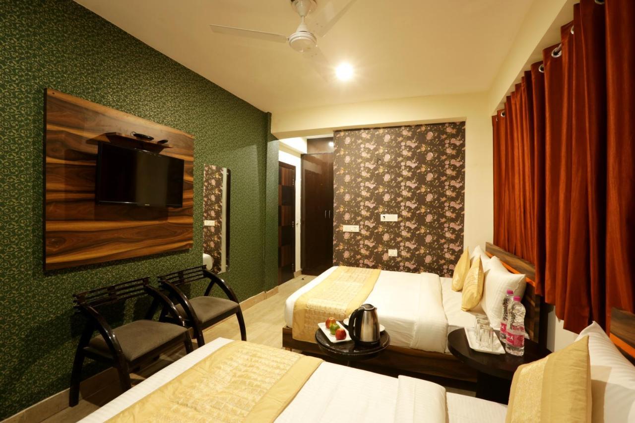 Hotel Classic Plaza At Delhi Airport Nova Deli Exterior foto