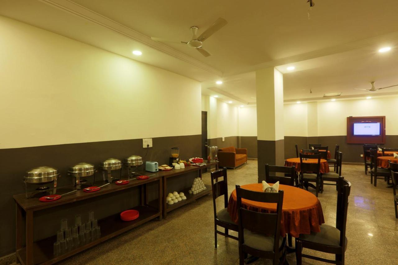 Hotel Classic Plaza At Delhi Airport Nova Deli Exterior foto